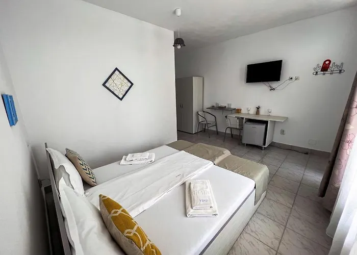 Ithea Guest house 2 Mai