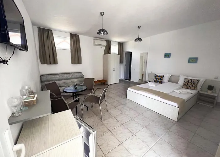 Guest house Ithea 2 Mai